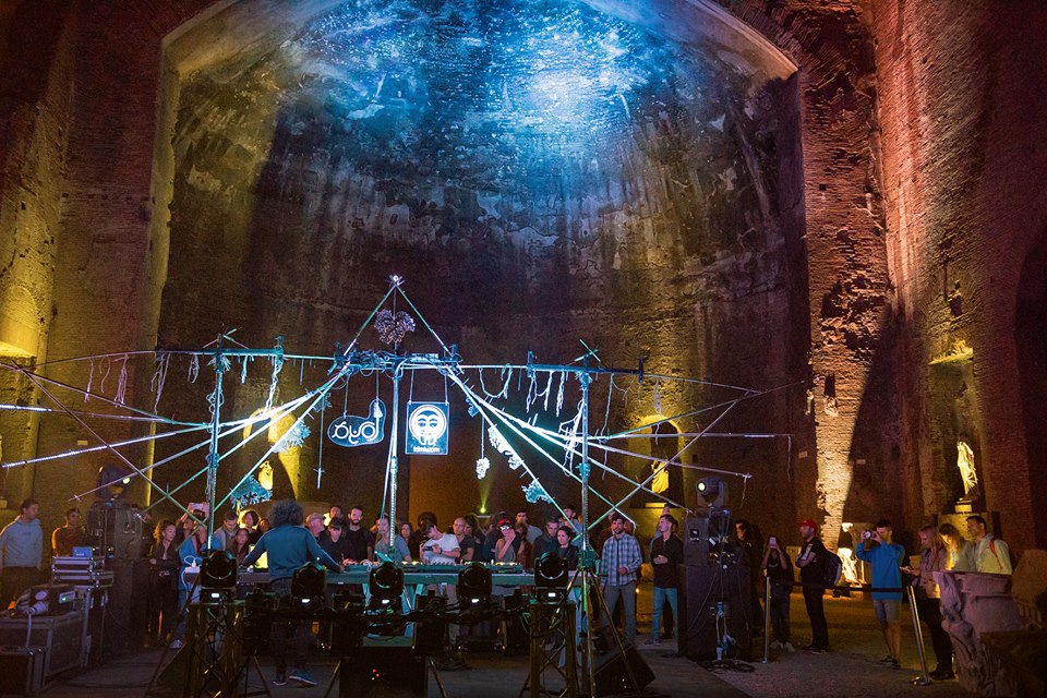 Mawimbi alle Terme di Diocleziano (foto di Andrea Serrau)